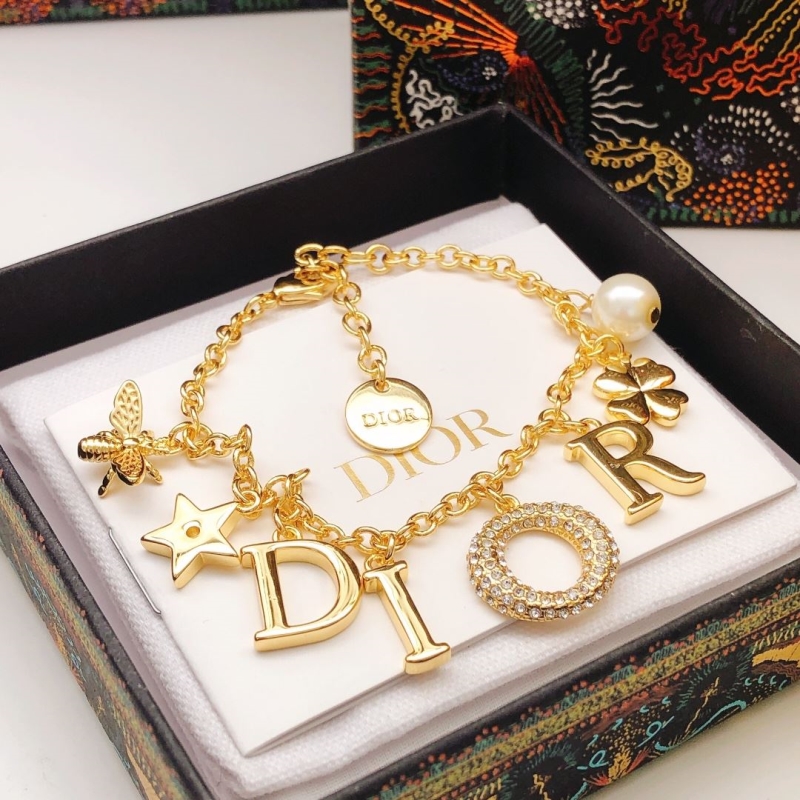 chr1st1an D10r bracelets